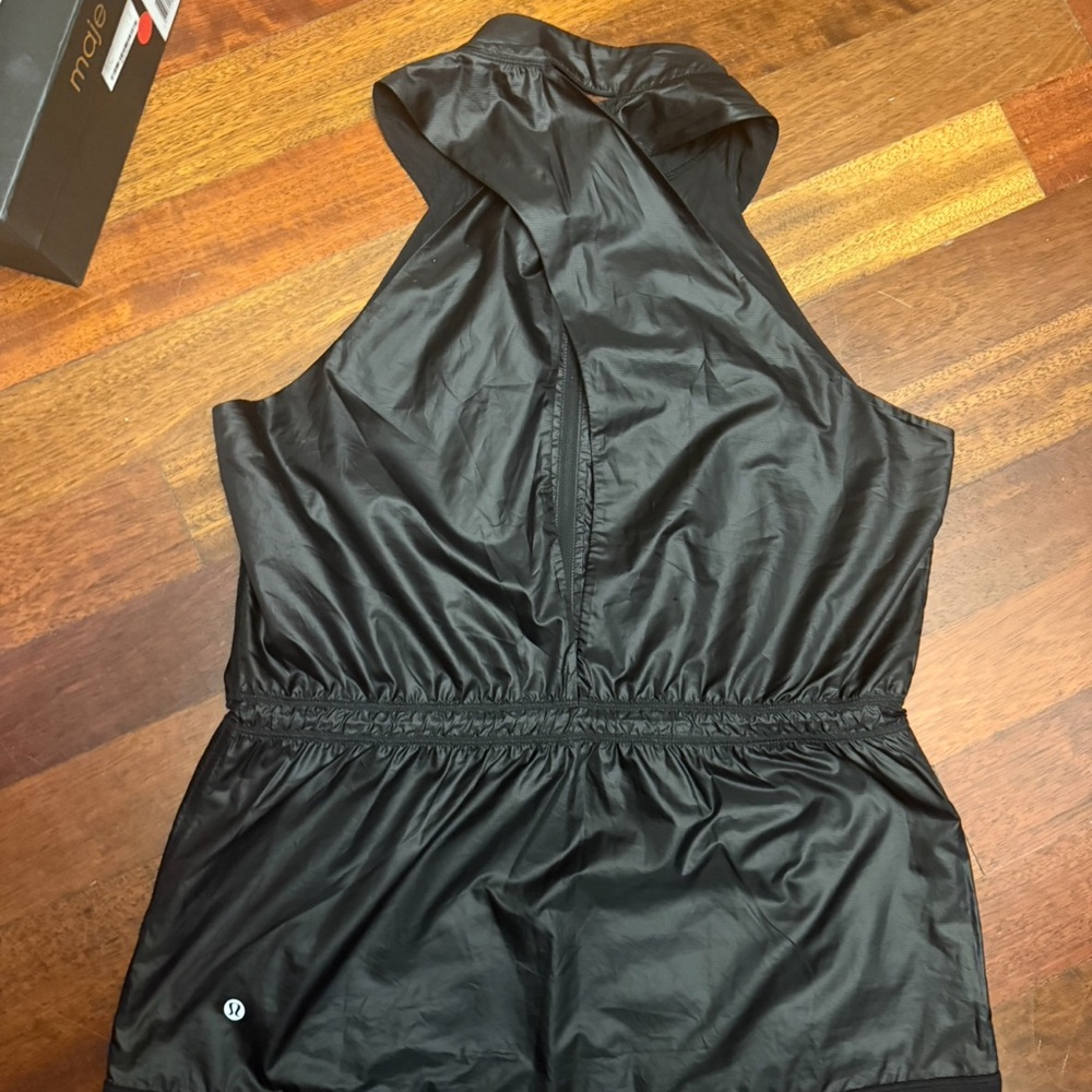 lululemon athletica Black vest with twist back - Picture 3 of 4
